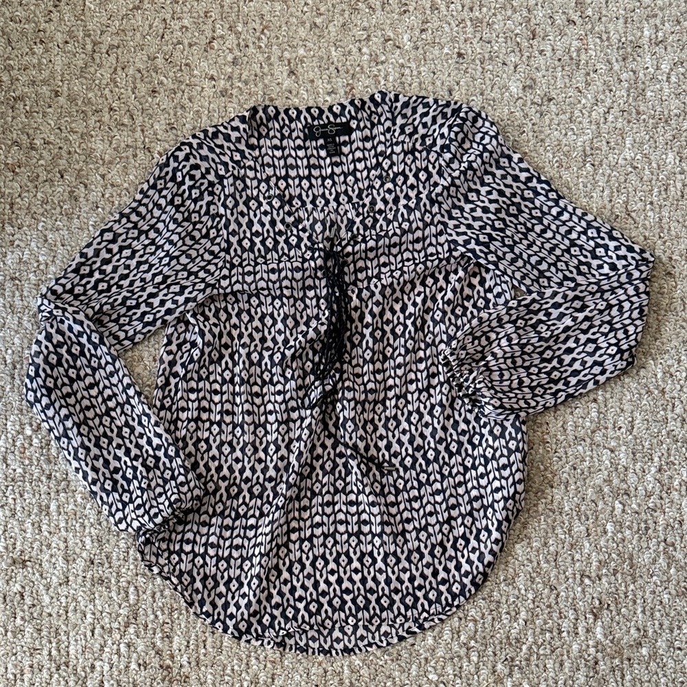 Jessica Simpson Monochrome Geometric Blouse